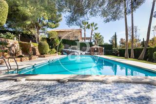 Maison à Alfinach - Monasterios. Chalet independiente en venta en alfinach