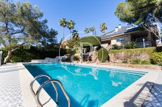 Casa a Alfinach - Monasterios. Chalet independiente en venta en alfinach