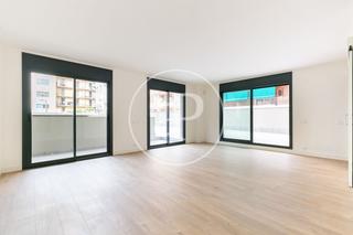 Alquiler Piso  Plaça sagrada família. Piso en alquiler frente a la sagrada familia