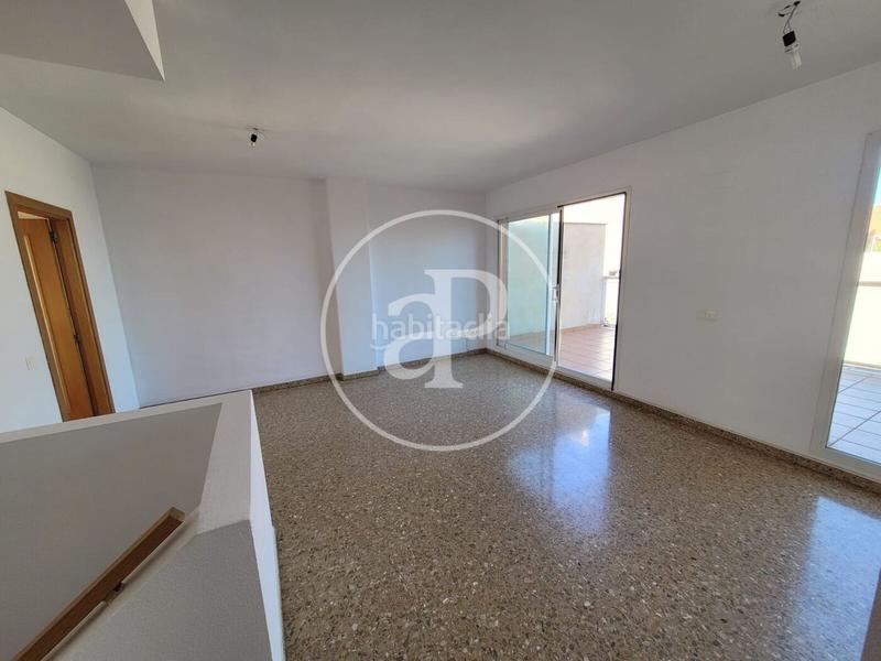 Foto fd076684-f23b-495e-8bee-13c90417f004. Ático dúplex venta en Valterna Paterna