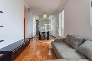 Miete Etagenwohnung  Plaça de jesús. Piso en alquiler en la raiosa