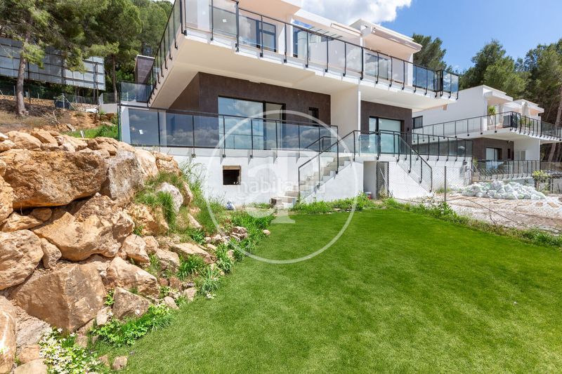 Foto 4b91577a-c540-4970-9573-7835d9903b2d. Casa aparellada amb calefacció aparcament a El Bosque Chiva
