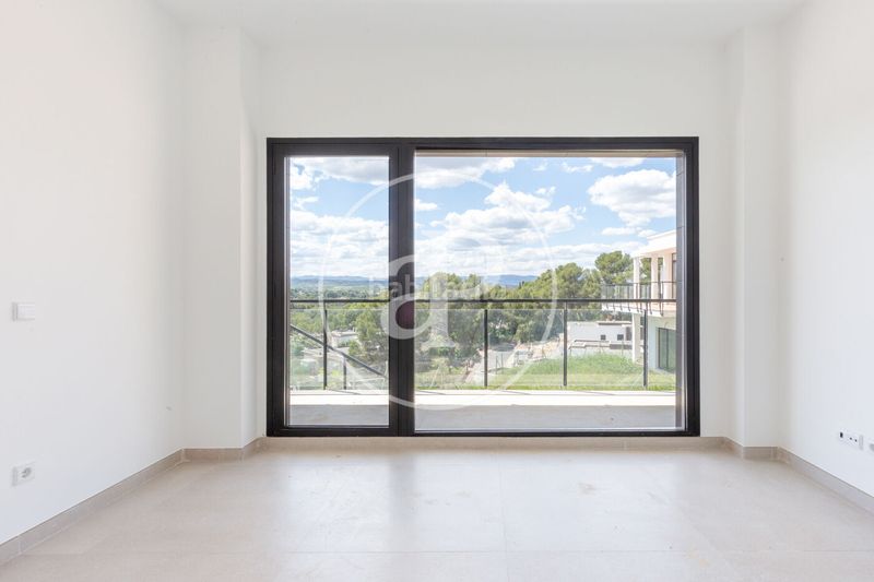 Foto a1a94595-703a-48a5-b870-3fed31bf04bf. Casa aparellada amb calefacció aparcament a El Bosque Chiva