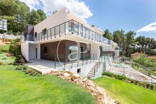 Towny house in El Bosque. Pareado en venta en el bosque