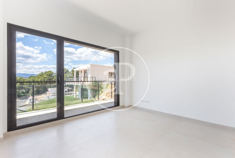 Foto eb78a291-8879-4e99-bf04-02b918e2b8a2. Casa aparellada amb calefacció aparcament a El Bosque Chiva