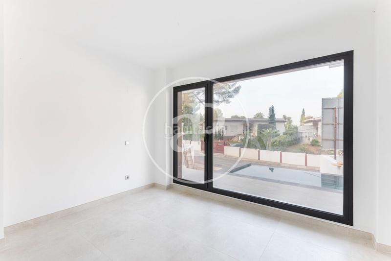 Foto 136af3fe-341b-46f3-bfb7-5a94e83010f7. Casa aparellada amb calefacció aparcament a El Bosque Chiva