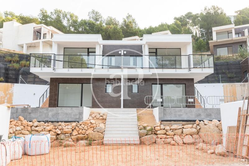 Foto 41f26106-6905-4938-9265-527dcb79b5b3. Casa aparellada amb calefacció aparcament a El Bosque Chiva