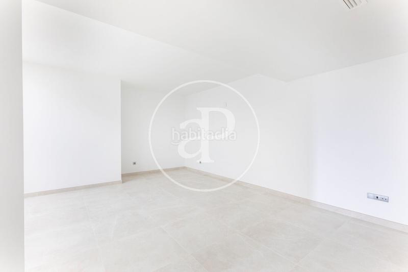 Foto 5b24e0a0-d909-41b2-a7bb-a911b6de6873. Casa aparellada amb calefacció aparcament a El Bosque Chiva