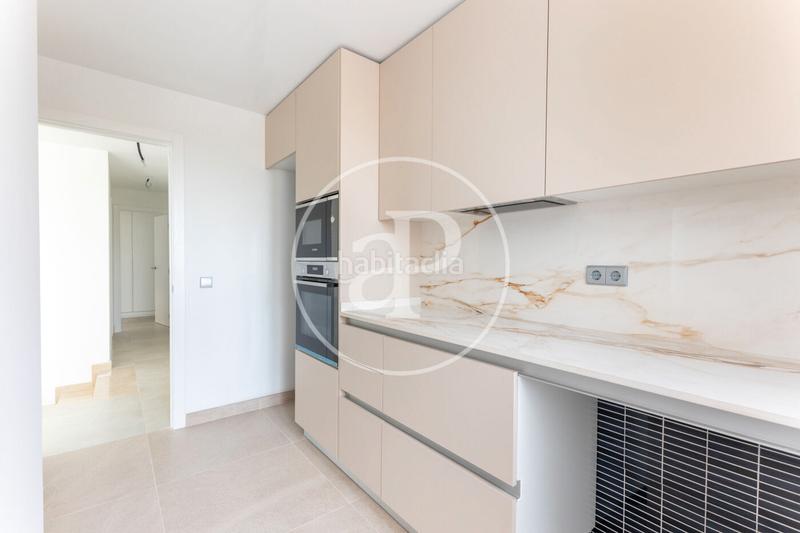 Foto 85b50add-583a-4cf7-b34d-bd8b9af7da08. Casa aparellada amb calefacció aparcament a El Bosque Chiva