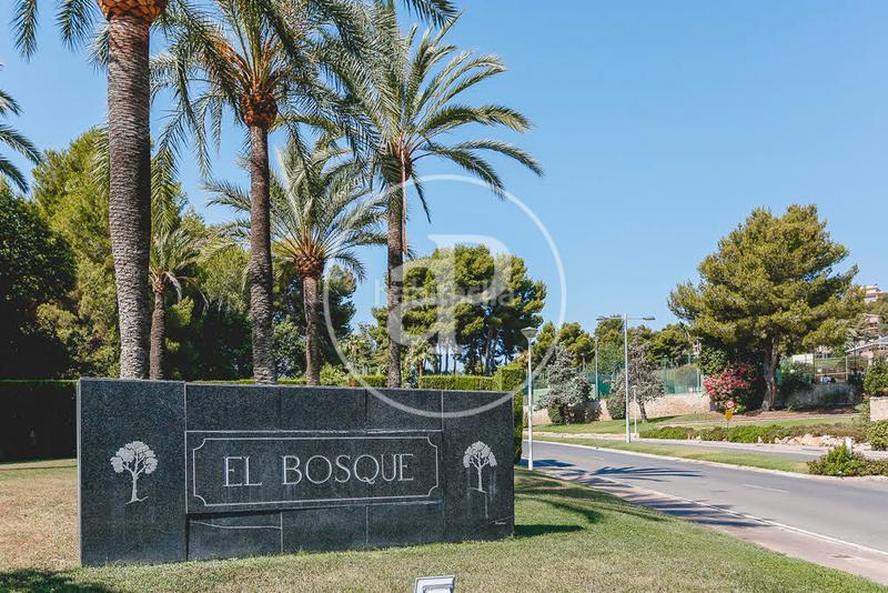 Foto fb474fc2-67fe-4c6b-846d-577d2a4ed585. Casa aparellada amb calefacció aparcament a El Bosque Chiva