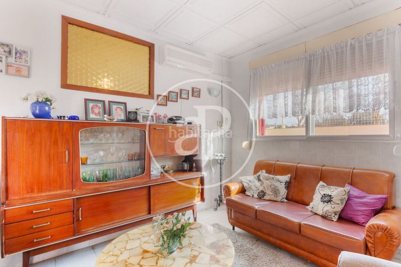 Foto edcd629a-9670-4f30-8c22-b2ecd1634a52. Casa amb calefacció aparcament a Corinto-Almardà Sagunt