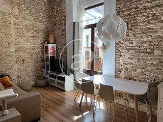 Rent Flat  C/ dels carnissers. Piso en alquiler en el centro de valencia