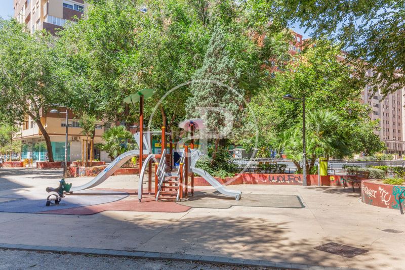 Foto d862724e-2539-406e-9010-3d6ed1005c30. Miete etagenwohnung mit heizung parking in Ciutat Jardí Valencia