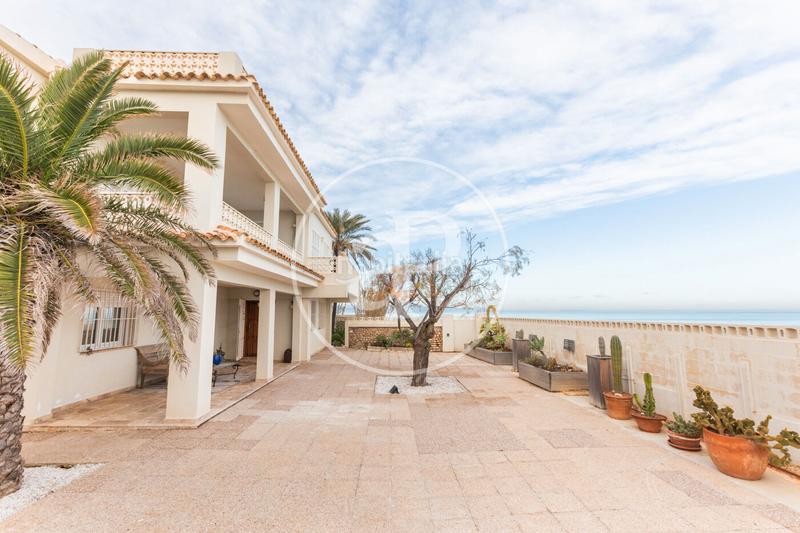 Foto 43e91a73-8227-42ff-aba7-be91ddb5a157. Lloguer casa amb calefacció aparcament piscina a Dénia