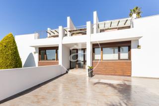 Casa a El Bosque. Chalet independiente con piscina en venta en el bosque