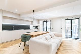 Appartement  Carrer de ferran. Piso en venta al lado de la plaça de sant jaume