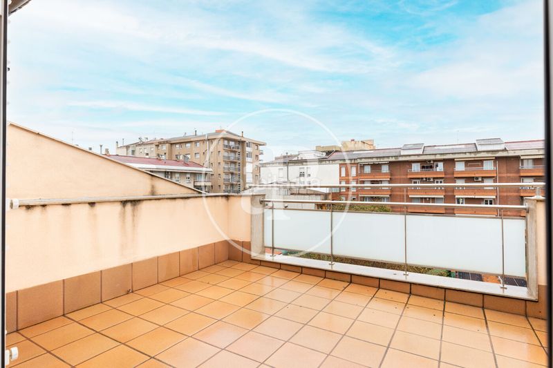 Foto b7099f16-7889-4042-8fd0-915bcd4ae8f4. Casa adossada amb calefacció aparcament a Centre Sabadell