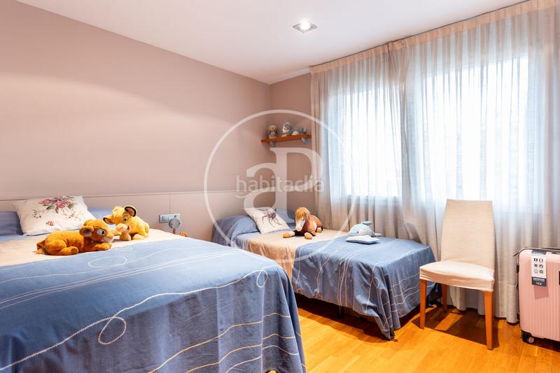 Foto 0f806bf0-f59e-4fc2-a3bf-ecfd2be0b3db. Casa adosada casa en venta en el centro en Centre Sabadell