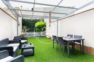 Casa adossada  Carrer de corominas. Casa en venta en el centro de sabadell