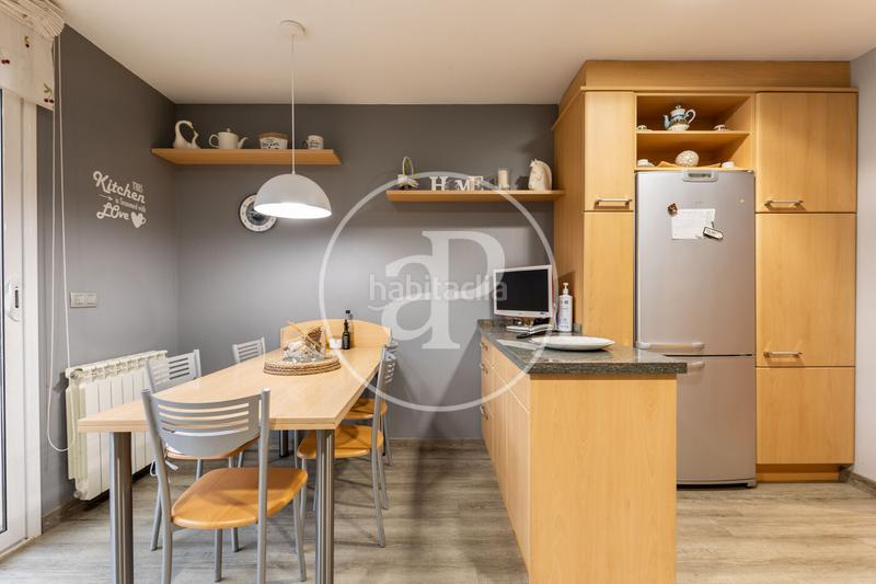 Foto a0fb7b4b-e57b-472c-9a15-41cb7bb0c985. Casa adosada casa en venta en el centro en Centre Sabadell