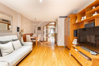 Casa a schiera  Carrer de corominas. Casa en venta en el centro de sabadell