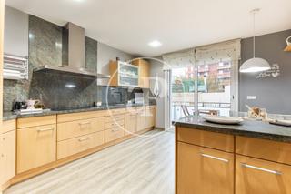Maison jumelée  Carrer de corominas. Casa en venta en el centro de sabadell