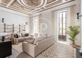 Miete Etagenwohnung  Carrer d'en serra. Piso en alquiler en el gótico