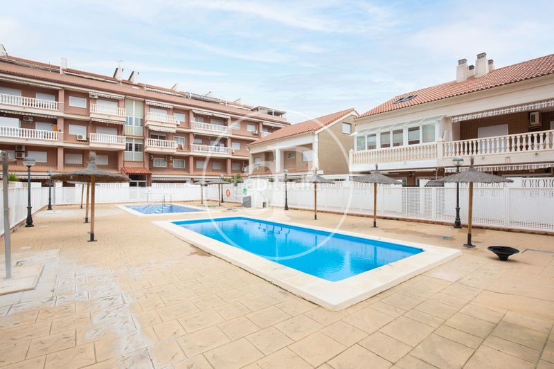 Foto 41f588f4-6f3d-4066-894e-3ae1535bab78. Alquiler piso áticodúplex con vistas al mar en canet de berenguer en Canet d´en Berenguer
