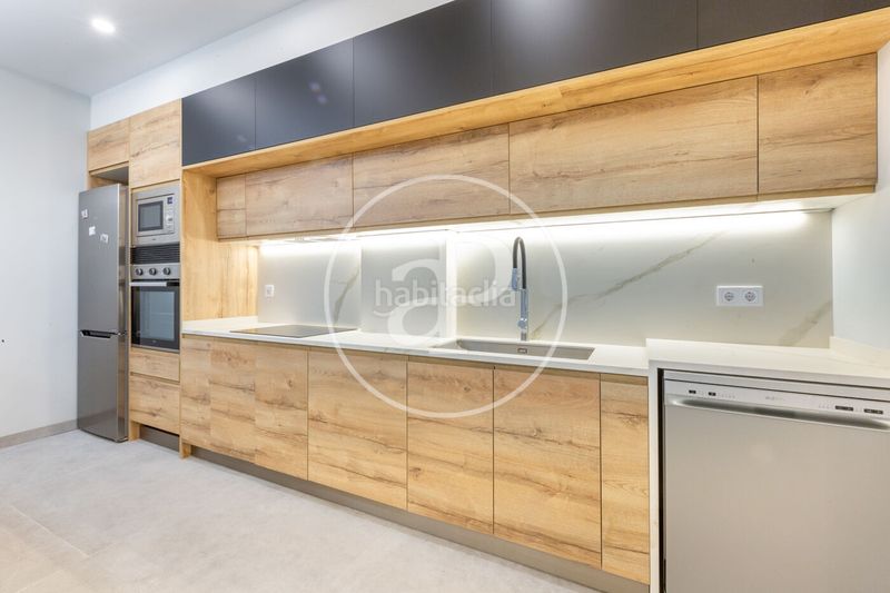 Foto 35da2228-af49-4c39-b506-9b0dd3f5e1fd. Dúplex amb calefacció piscina a El Botànic Valencia