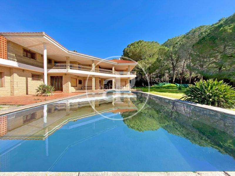 Foto a38a0e5f-ff32-44c6-9e56-06e0642d86f7. Casa chalet exclusivo en venta en gandía en Urbanizaciones Gandia
