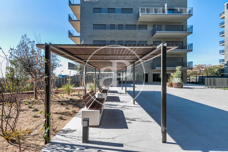 Foto 211766b6-c18c-4239-b00e-33e9c9f4cd59. Rent flat with heating parking pool in Finestrelles Esplugues de Llobregat