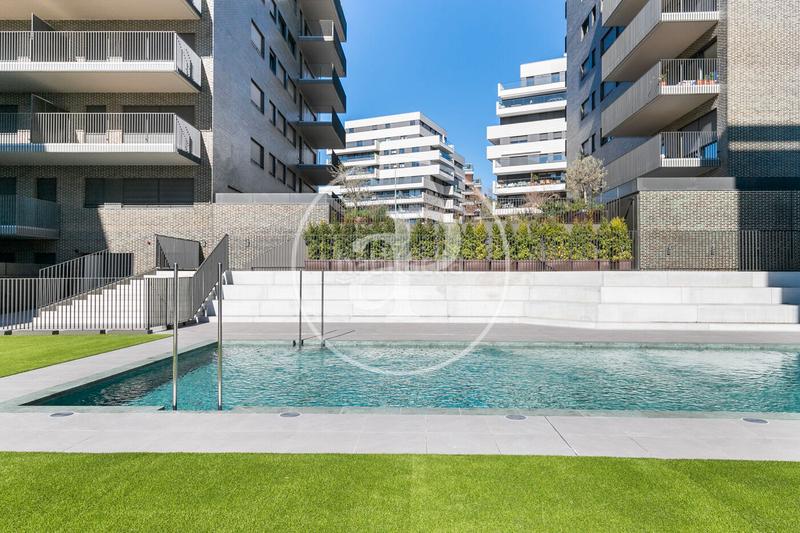 Foto 81b6a678-1c7d-4d2c-9fd8-8579fb1f1229. Rent flat with heating parking pool in Finestrelles Esplugues de Llobregat