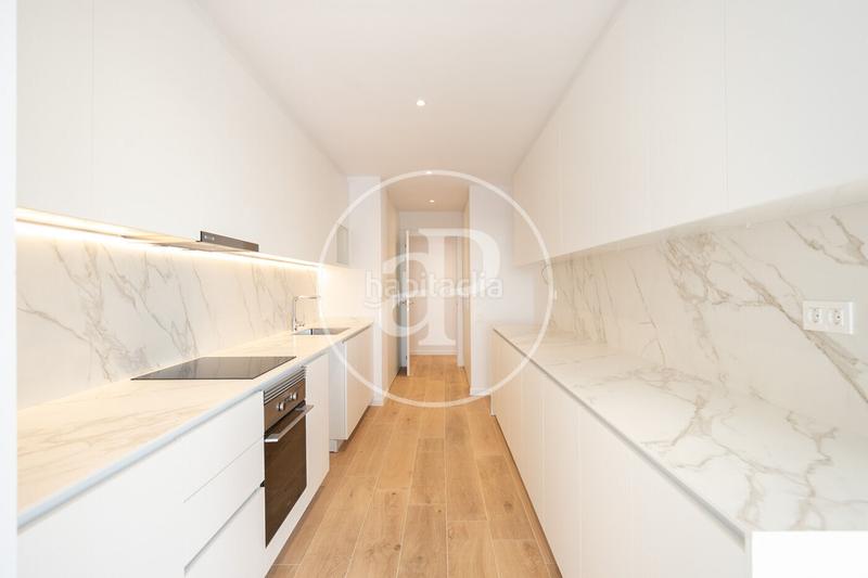 Foto c25c6e42-8e4e-4386-8fd7-9466ee52fd0a. Rent flat with heating parking pool in Finestrelles Esplugues de Llobregat