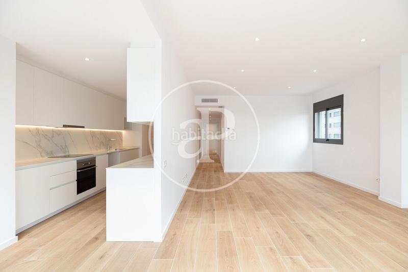 Foto c601ef5f-3927-4fc7-916c-8921b6d30211. Rent flat with heating parking pool in Finestrelles Esplugues de Llobregat