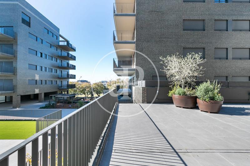 Foto c6a028b6-c04c-4c9c-b80e-10f97de37f4e. Rent flat with heating parking pool in Finestrelles Esplugues de Llobregat