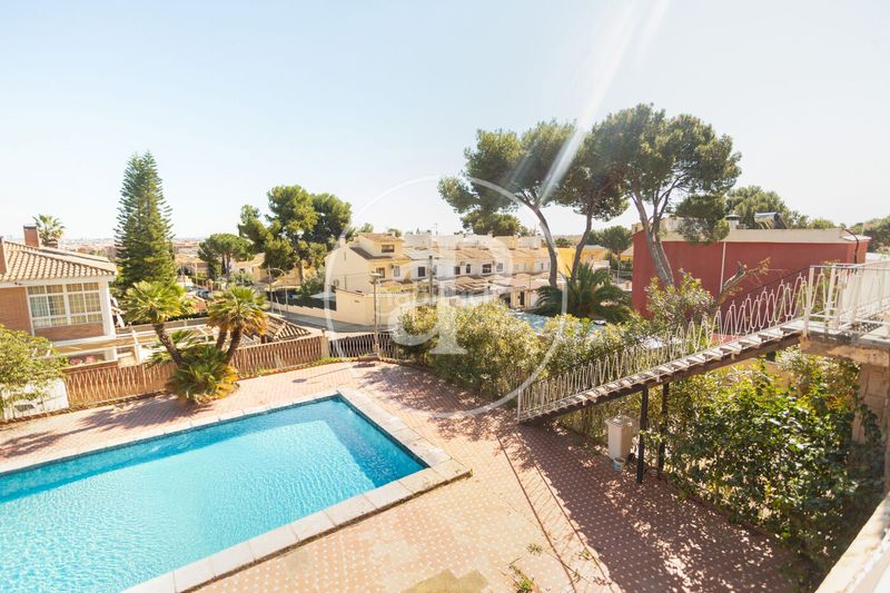 Foto d15de3fd-3fa9-4e7b-ae62-637b7e351802. Casa  en venta en el vedat en Zona Avenida Alta - Auditorio Torrent