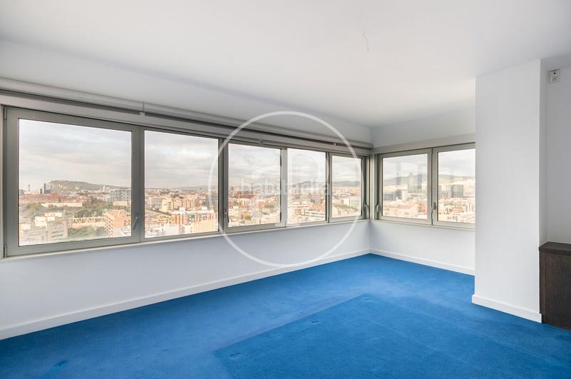 Foto aae22eb5-cdca-4de0-8e4d-7f09b24e66a1. Location attique avec chauffage parking dans Poblenou Barcelona