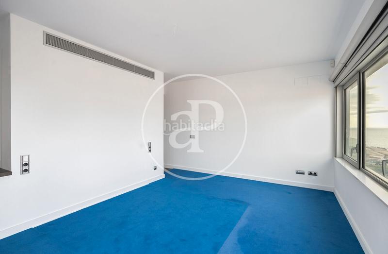 Foto 0341784e-4e22-4c24-a39b-1bff4f4ad4f4. Rent penthouse with heating parking in Poblenou Barcelona