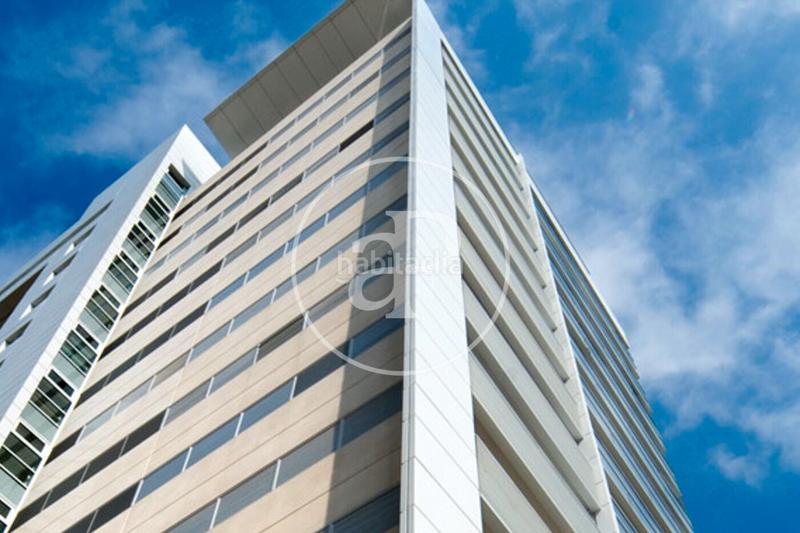 Foto 16db01ac-deef-4748-88b6-ff95d8647ae4. Rent penthouse with heating parking in Poblenou Barcelona