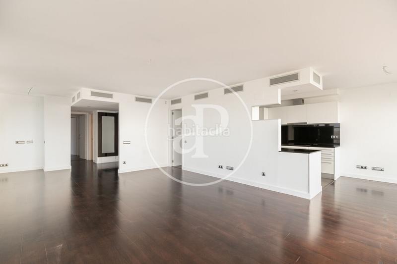 Foto 26424bf9-57bf-48ae-814b-9187c2ac63bf. Rent penthouse with heating parking in Poblenou Barcelona