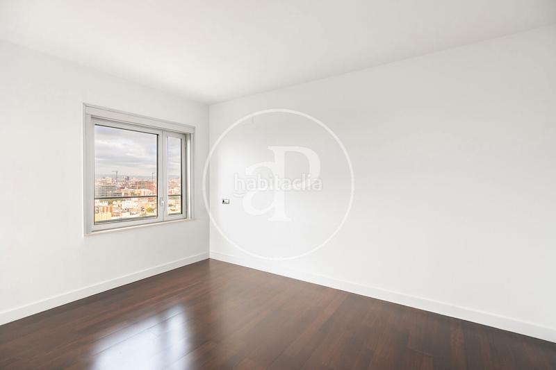 Foto 37d4da47-86a6-435e-8f8c-e882546d3155. Rent penthouse with heating parking in Poblenou Barcelona