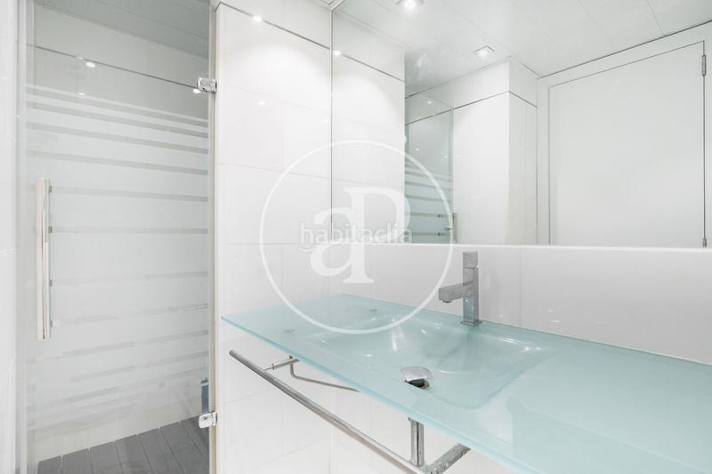 Foto 4968574d-d5bf-4a21-a0a5-7bb5160cf580. Rent penthouse with heating parking in Poblenou Barcelona