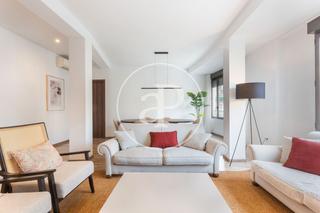 Location Appartement  C. del hospital. Piso en alquiler en san francesc