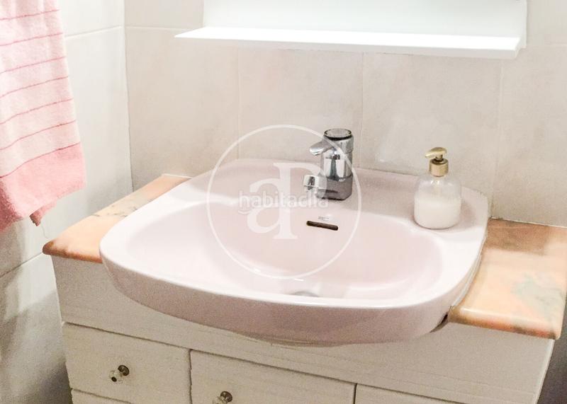 Foto d6d31e0b-3996-4316-9cef-c16446c9bb68. Casa  en venta en Ca n'Aurell Terrassa