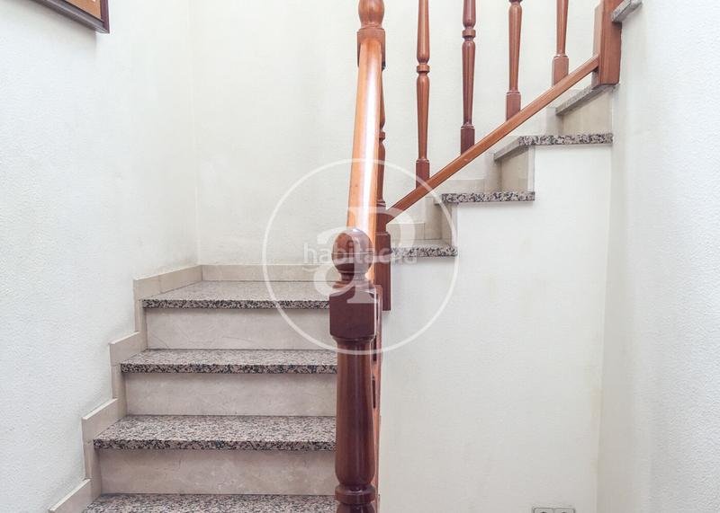 Foto d9aa8767-d3bd-4f83-abe9-2102ab42e081. Casa  en venta en Ca n'Aurell Terrassa