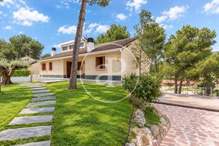 House in El Bosque. Chalet independiente en venta en el bosque
