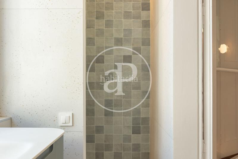 Foto 2bafacee-cda0-4698-9dfd-85ee402f9a1f. Piso  en venta en la calle valencia en Dreta de l´Eixample Barcelona