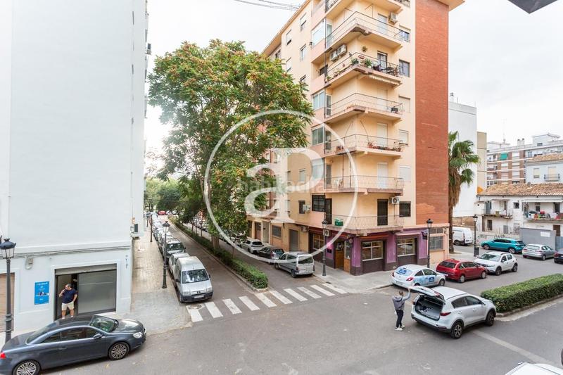 Foto 20b58a20-3f47-4025-a611-d8f2af51b97c. Piso oficina en venta en calle alboraya en Trinitat Valencia