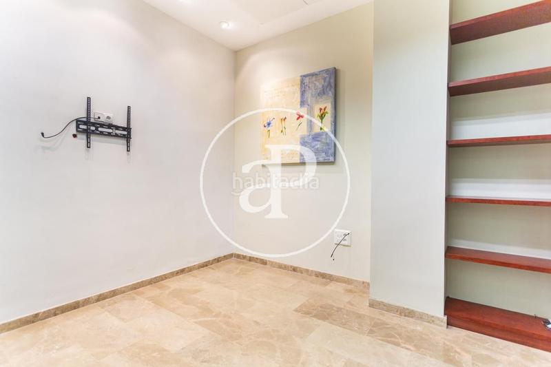 Foto e59b3191-f6e8-407d-9726-943637c122cf. Piso oficina en venta en calle alboraya en Trinitat Valencia