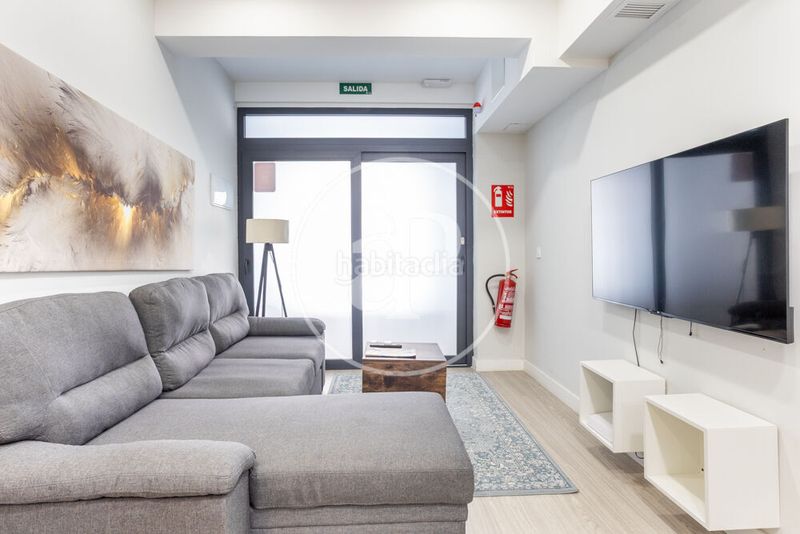 Foto a386c6ec-e907-429a-a11a-151ac405800d. Loft amb calefacció a En Corts - Doctor Waksman Valencia